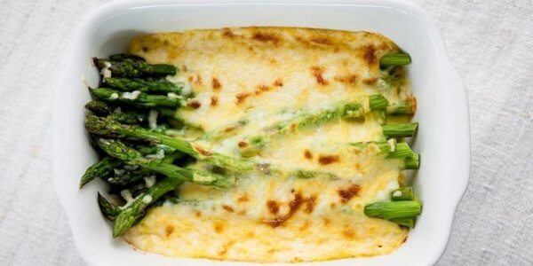 keto cheesy baked asparagus